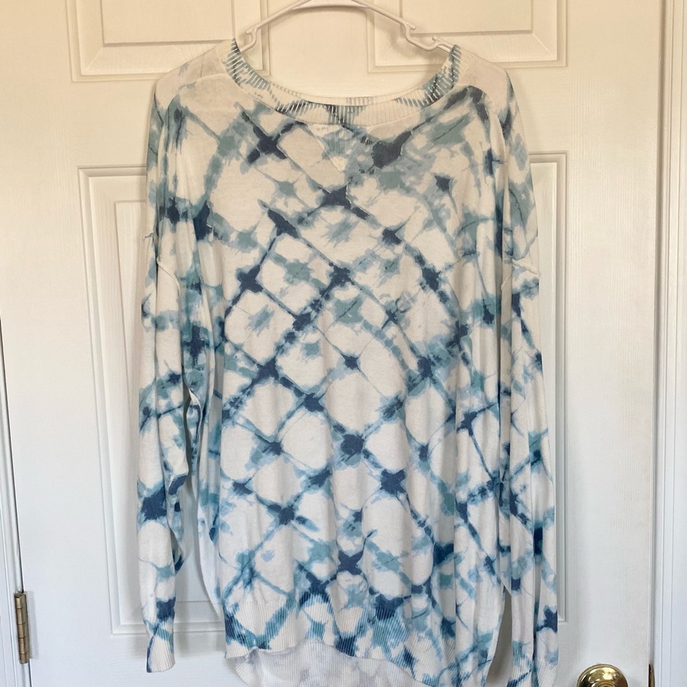 AERIE • Women’s Blue & White Tie-Dye Oversized Long Sleeve Shirt Size- Medium